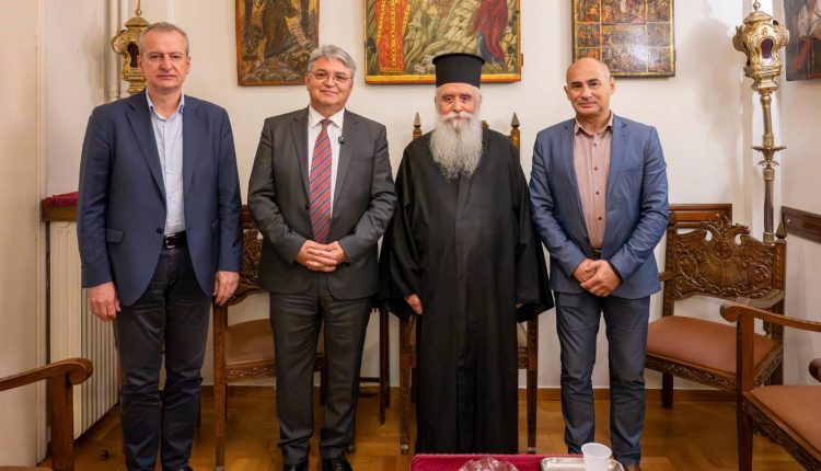 Επίσκεψη-του-Προέδρου-της-ΝΙΚΗΣ-στον-εψηφισμένο-Αρχιεπίσκοπο-Σινά-Συμεών-στο-Μετόχι-στην-Αθήνα