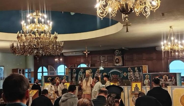 Αρχιερατική-Θεία-Λειτουργία-στο-παρεκκλήσιο-της-Θεολογικής-Σχολής-ΑΠΘ.