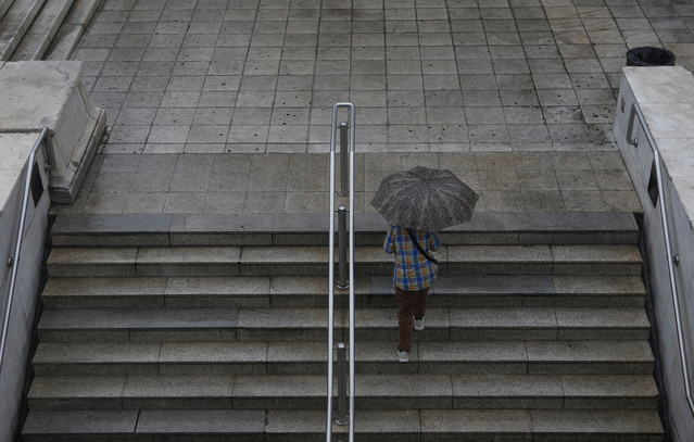 Νέα-κακοκαιρία-από-τη-Δευτέρα-στη-χώρα-–-Η-προειδοποίηση-της-ΕΜΥ-για-τις-περιοχές-που-πλήττονται-σήμερα-από-τα-φαινόμενα