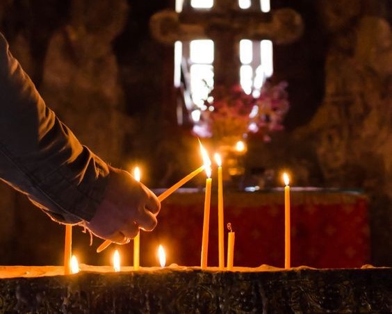 Εκδημία-Ιερέως-στη-Μητρόπολη-Θηβών