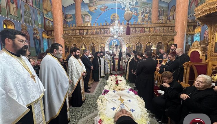 Την-Εξόδιο-Ακολουθία-του-μακαριστού-Πρωτοπρεσβυτέρου-π.-Εμμανουήλ-Καμπούρη-τέλεσε-ο-Αλεξανδρουπόλεως-Άνθιμος