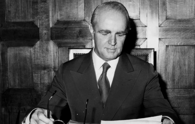 Σαν-σήμερα-4-Οκτωβρίου:-Η-ίδρυση-της-Νέας-Δημοκρατίας-και-η-αρχή-της-Μεταπολίτευσης