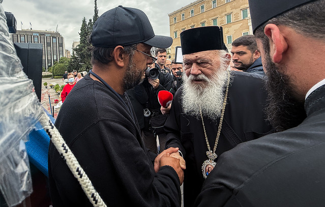 Ο-αρχιεπίσκοπος-Ιερώνυμος-επισκέφτηκε-τον-Πάνο-Ρούτσι-στο-Σύνταγμα:-«Ένας-άνθρωπος-που-υποφέρει»