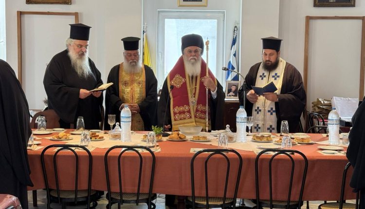 Αγιασμός-επί-τη-νέα-κατηχητική-χρονιά-στη-Μητρόπολη-Καλαβρύτων