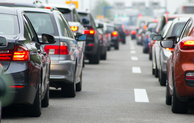 Κίνηση-τώρα:-«Κατακόκκινος»-ο-Κηφισός-και-καθυστερήσεις-στην-Αττική-Οδό