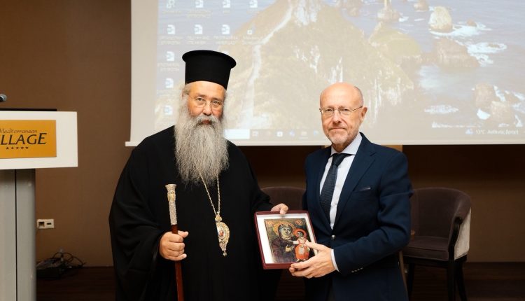 Ο-Μητροπολίτης-Κίτρους-τίμησε-τον-Υφυπουργό-Υγείας-Δημήτρη-Βαρτζόπουλο