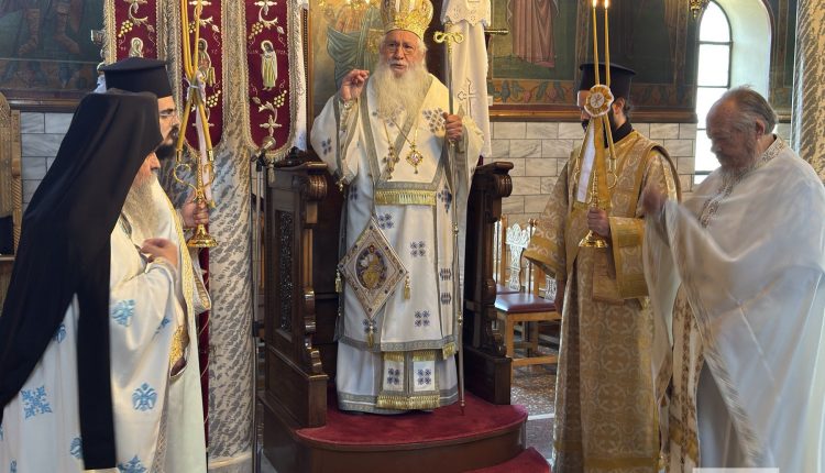 Θεία-Λειτουργία-στον-ΙΝ.-Αγίου-Χαραλάμπους-Θίσβης