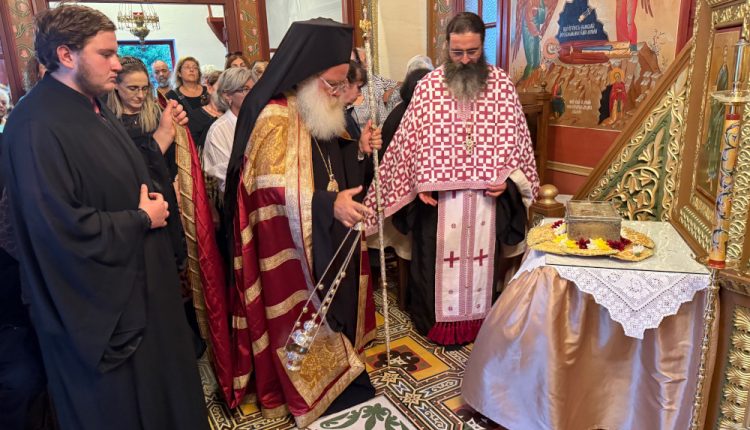 Αρχιερατικός-Εσπερινός-στο-πανηγυρίζον-Επισκοπικό-Παρεκκλήσιο-του-Οσίου-Ιωάννου-του-Ερημίτου-Ιεράπετρας