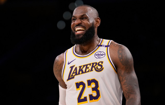 ΛεΜπρόν-Τζέιμς:-Διαφήμιση-για-κονιάκ-τελικά-η-πολυαναμενόμενη-«απόφαση-των-αποφάσεων»