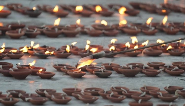 Μιανμάρ:-Τουλάχιστον-40-νεκροί-σε-φεστιβάλ-Βουδιστών