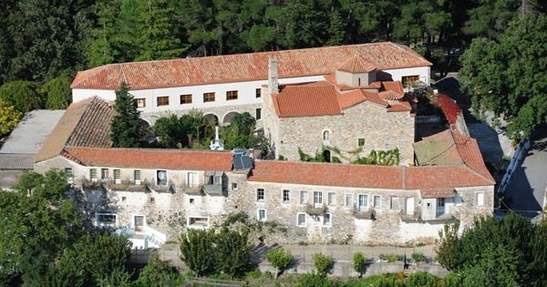 Προσκυνηματική-εκδρομή-Γενικού-Φιλόπτωχου-Ταμείου-ΙΜ.-Καλαβρύτων-σε-Ιερές-Μονές-της-Κορινθίας