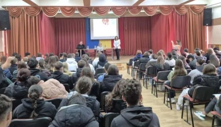 Αρχιεπισκοπή-Ρώμαν-και-Μπακάου:-Εκδήλωση-για-την-υιοθέτηση-ενός-υγιεινού-τρόπου-ζωής-από-τους-νέους