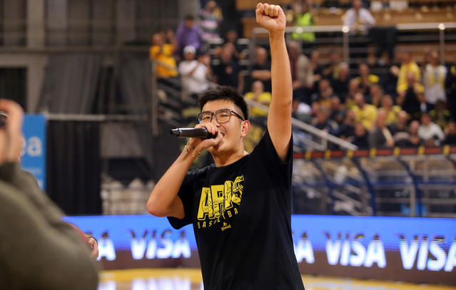 Ρίτσαρντ-Σιάο:-Ποιος-είναι-ο-ιδιοκτήτης-της-ΚΑΕ-Άρης-που-αποθεώθηκε-στο-Παλέ-–-Η-φιλία-με-τον-Αντετοκούνμπο-και-το-όνειρο-του-nba