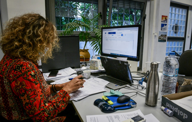 Ξεκινά-νέος-γύρος-αξιολόγησης-των-δημόσιων-υπηρεσιών:-Από-τον-Νοέμβριο-οι-πολίτες-δίνουν-και-πάλι-τη-βαθμολογία-τους