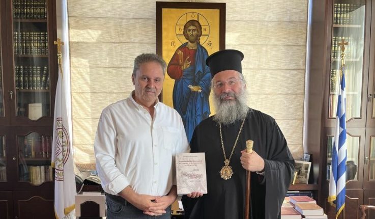 Παρουσιάστηκε-στον-Μητροπολίτη-Ρεθύμνης-το-νέο-βιβλίο-του-Αντωνίου-Τσουρδαλάκη-για-τις-Επανάσταση-του-1821-και-του-1866