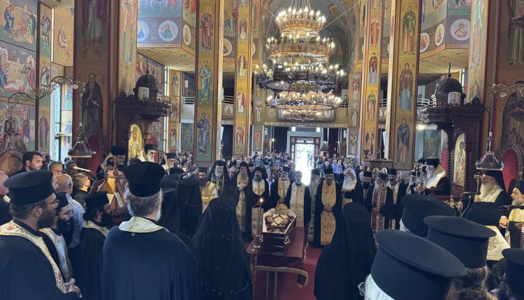 Η-Εξόδιος-Ακολουθία-του-Μητροπολίτη-πρώην-Κιτίου-κυρού-Χρυσοστόμου-(ΒΙΝΤΕΟ)