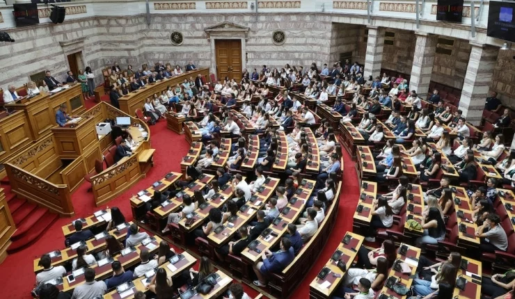 Βουλή-των-Εφήβων:-Μέχρι-20-Οκτωβρίου-οι-αιτήσεις-σχολείων