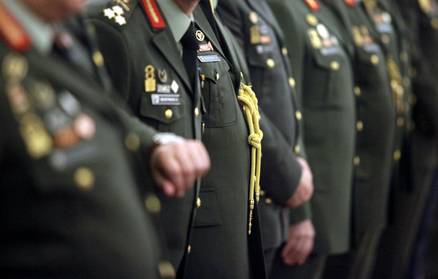 Στους-δρόμους-βγαίνουν-εν-ενεργεία-και-απόστρατοι-αξιωματικοί-για-τις-αλλαγές-στις-Ένοπλες-Δυνάμεις