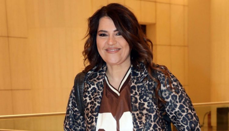 Συγκινεί-η-Κατερίνα-Ζαρίφη-για-τον-πατέρα-της