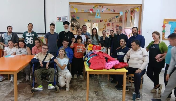 ΙΜ.-Αρκαλοχωρίου:-Τσάντες-και-σχολικά-είδη-στο-“Δικαίωμα-στην-Ζωή”