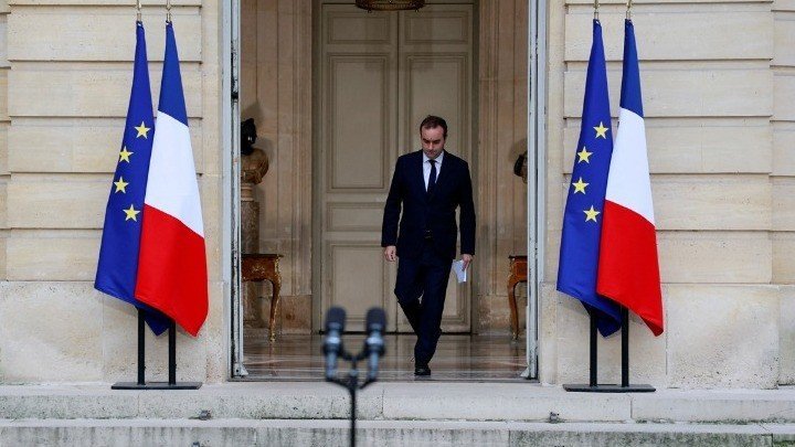 le-figaro:-Ποιους-όρους-έθεσε-ο-Λεκορνί-στον-Μακρόν-για-να-γίνει-ξανά-πρωθυπουργός