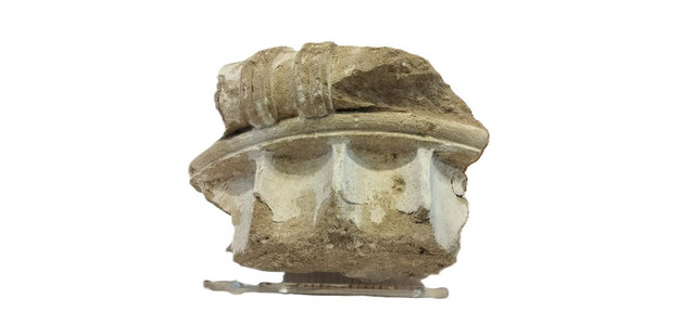 Επαναπατρίζεται-θραύσμα-αρχαίου-κιονόκρανου-από-το-Μύνστερ-της-Γερμανίας