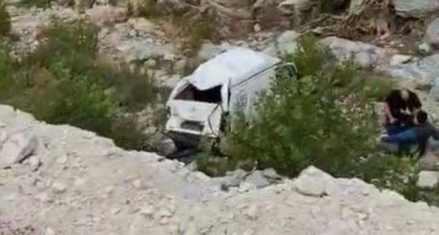 Αυτοκίνητο-έπεσε-στην-κοίτη-του-ποταμού-Κραυσίδωνα