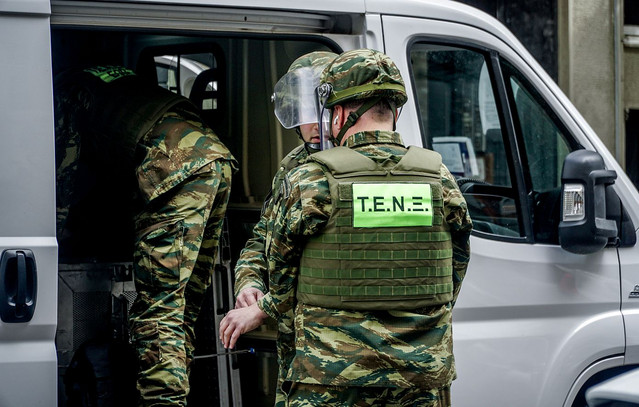 Μη-λειτουργική-η-χειροβομβίδα-που-βρέθηκε-στο-κέντρο-της-Αθήνας-–-Αποκαταστάθηκε-η-κυκλοφορία-στην-οδό-Λιοσίων