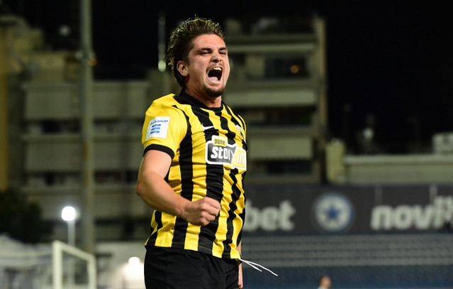 Χαμός-στη-Ρουμανία-με-τον-Μαρίν-της-ΑΕΚ:-Είναι-ή-δεν-είναι-τραυματίας;