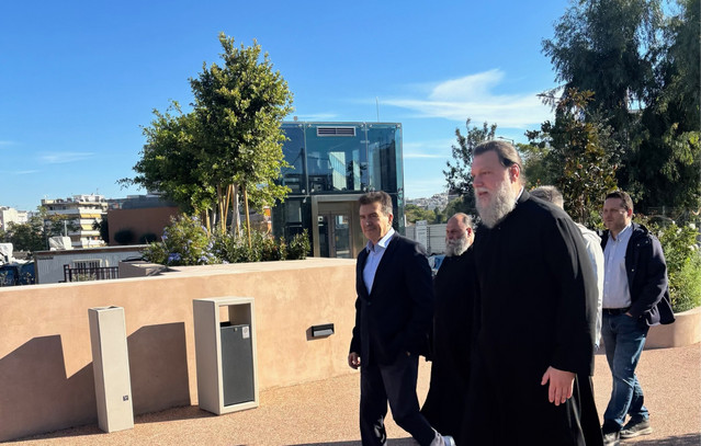 Επίσκεψη-του-υπουργού-Προστασίας-του-Πολίτη-κ-Μιχάλη-Χρυσοχοΐδη-στο-«Ιωνικό-Κέντρο»-της-ΙΜ.-Νέας-Ιωνίας