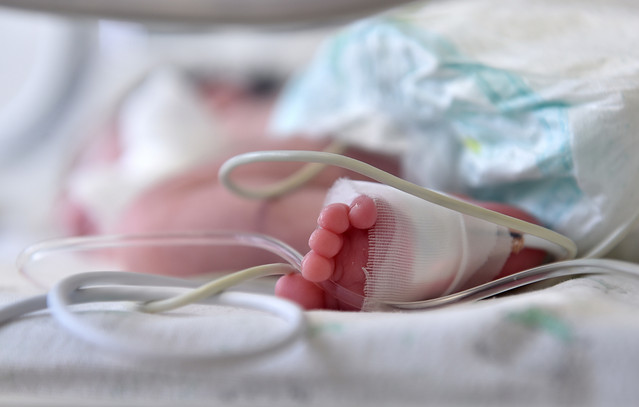 bρέφος-βρέθηκε-χωρίς-τις-αισθήσεις-του-σε-διαμέρισμα-στην-Αχαρνών-–-Εισέπνευσε-ναρκωτικές-ουσίες-και-νοσηλεύεται-διασωληνωμένο