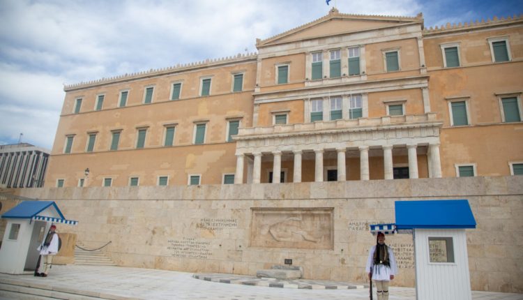 Στο-Υπουργείο-Εθνικής-Άμυνας-η-προστασία-του-Αγνώστου-Στρατιώτη