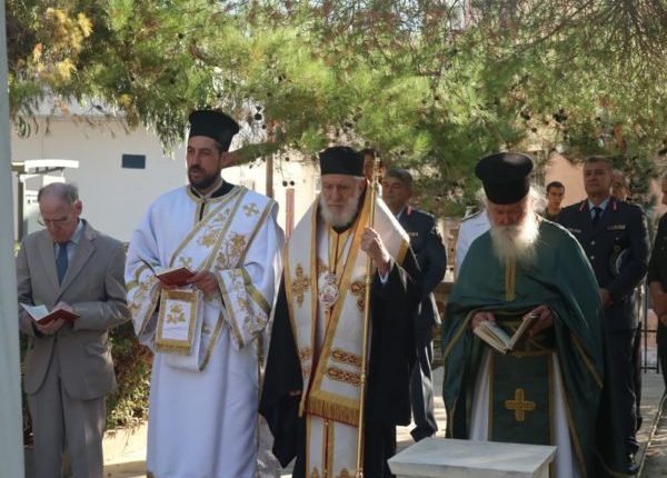 Ο-Μητροπολίτης-Σύρου-τίμησε-σήμερα-τους-8.000-θανόντες-από-την-πείνα-κατά-την-Κατοχή-Ερμουπολίτες