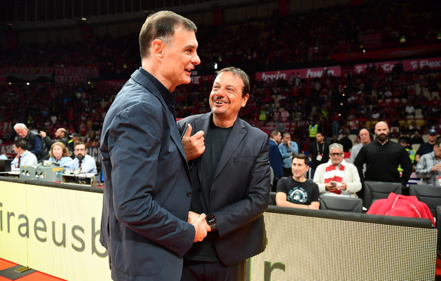 Ολυμπιακός-–-Παναθηναϊκός:-Συζήτηση-με-χαμόγελα-για-Μπαρτζώκα-και-Αταμάν