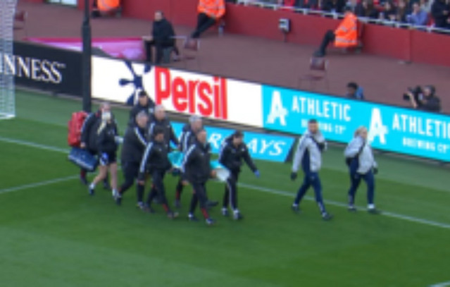 Ποδόσφαιρο-Γυναικών:-Πάγωσαν-στο-Άρσεναλ-–-Μπράιτον,-χρειάστηκε-οξυγόνο-η-Μπομέ-που-χτύπησε-στο-κεφάλι