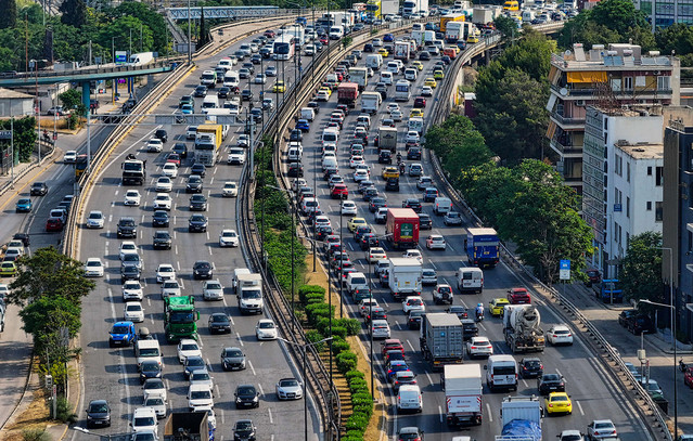 Κίνηση-τώρα:-Μεγάλες-καθυστερήσεις-σε-Αττική-Οδό-και-Κηφισό