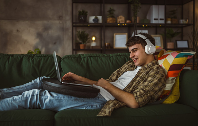 Πανευρωπαϊκό-όριο-ψηφιακής-ενηλικίωσης:-Στο-προσκήνιο-η-ελληνική-πρόταση-για-την-προστασία-των-ανηλίκων