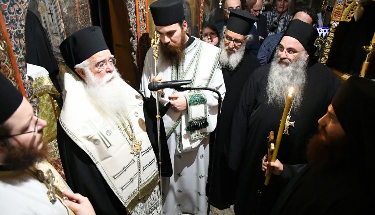 Κουρά-Μοναχού-στην-Ιερά-Μονή-Αγίου-Παντελεήμονος-Αγιάς