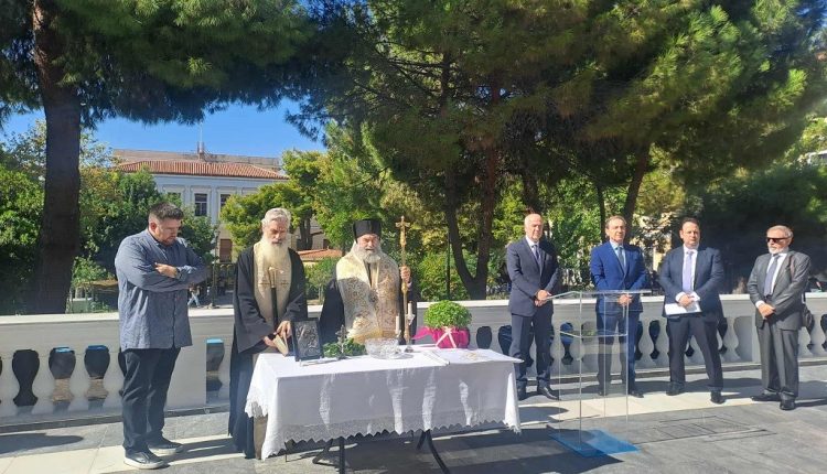 Ο-Μητροπολίτης-Μάνης-στον-Αγιασμό-του-Πρωτοδικείου-Αθηνών