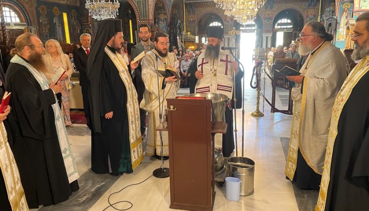 Αρχιερατική-Θεία-Λειτουργία-και-Βάπτισμα-από-τον-Επίσκοπο-Κεγχρεών-στην-Κόρινθο