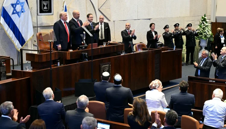 Αποθεώθηκε-ο-Ντόναλντ-Τραμπ-στη-Βουλή-του-Ισραήλ