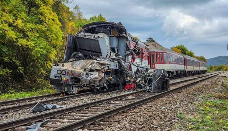 Σλοβακία:-Σοκαριστικά-βίντεο-από-τη-σύγκρουση-τρένων