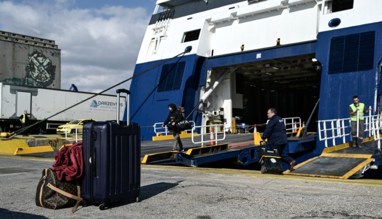 Αναπληρωτές-εκπαιδευτικοί:-Εκπτώσεις-έως-και-50%-στα-ακτοπλοϊκά-εισιτήρια