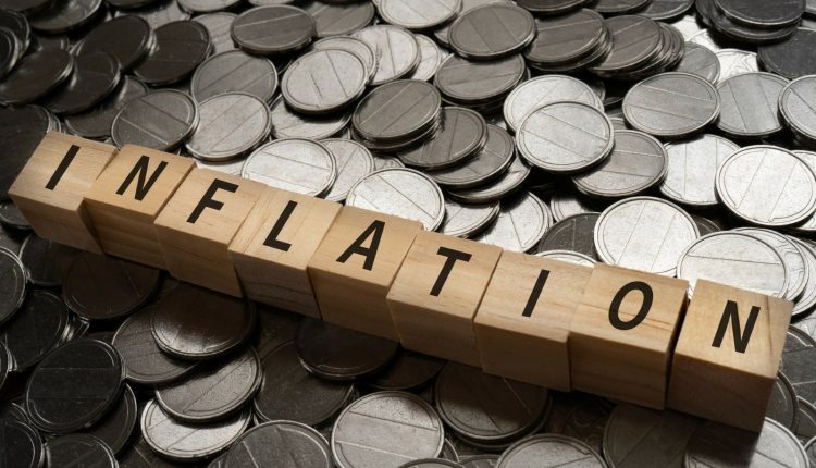 ΤτΕ:-Υπηρεσίες,-ενοίκια,-τρόφιμα-και-έμμεσοι-φόροι-διατηρούν-ψηλά-τον-πληθωρισμό-ως-το-2026