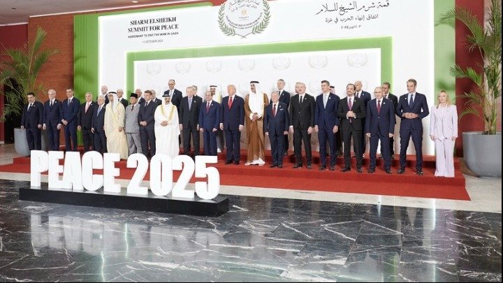 Ντ.-Τραμπ-στη-σύνοδο-για-τη-Γάζα-:-«Υπέροχη-μέρα-για-τη-Μέση-Ανατολή»