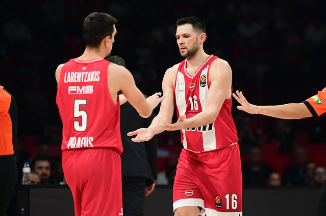 Για-τη-δεύτερη-διαδοχική-νίκη-ο-Ολυμπιακός-με-Εφές