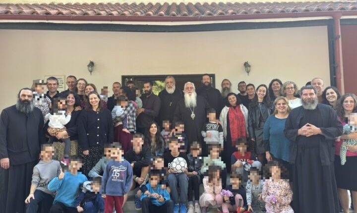 Ο-Μητροπολίτης-Θηβών-μίλησε-στα-νέα-ζευγάρια-και-τους-γονείς