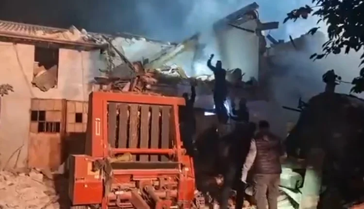 Νεκροί-τρεις-καραμπινιέροι-από-έκρηξη-που-προκάλεσε-60χρονη