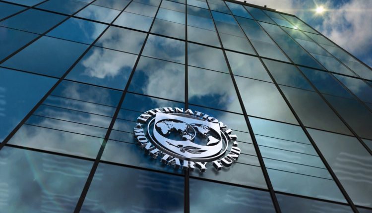 aνάπτυξη-στο-2%-και-πληθωρισμός-στο-3,1%-το-2025