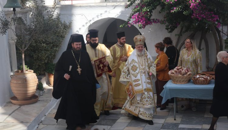 Θεία-Λειτουργία-στο-Παρεκκλήσιο-των-Οσίων-Πατέρων-εντός-της-Ι.Μ-Παναγίας-Τουρλιανής-Άνω-Μεράς-Μυκόνου